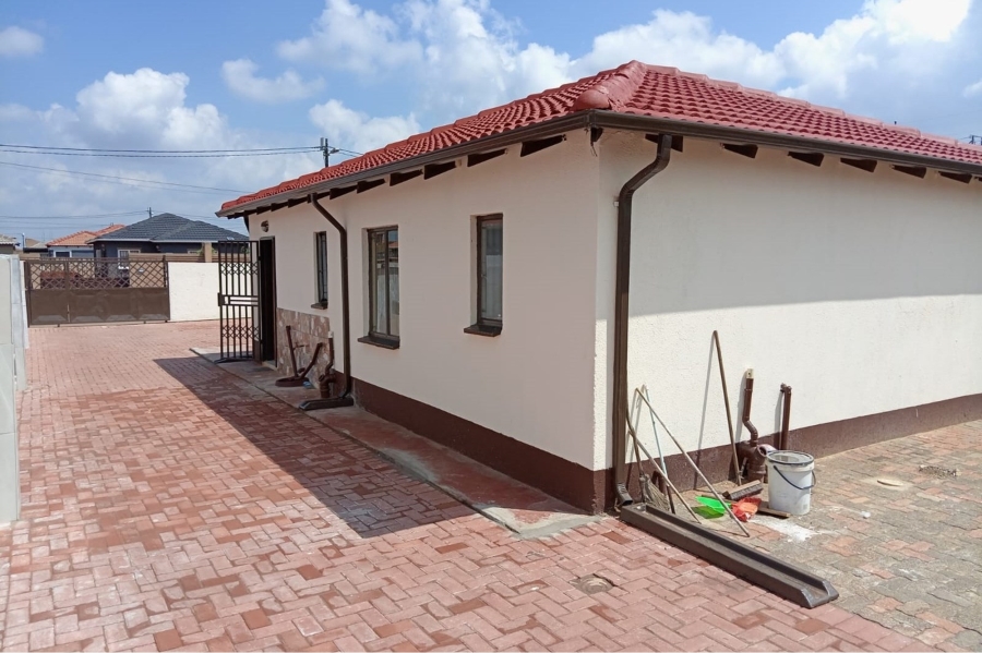 To Let 3 Bedroom Property for Rent in Protea Glen Gauteng