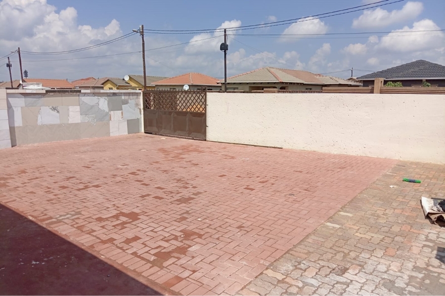 To Let 3 Bedroom Property for Rent in Protea Glen Gauteng