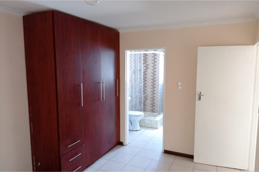 To Let 3 Bedroom Property for Rent in Protea Glen Gauteng