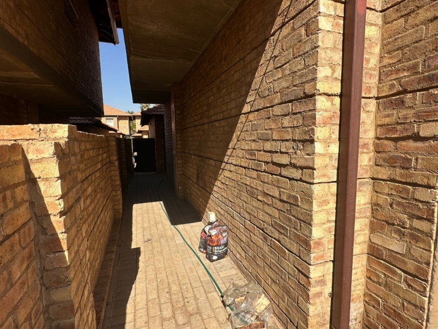 To Let 3 Bedroom Property for Rent in Montana Gauteng