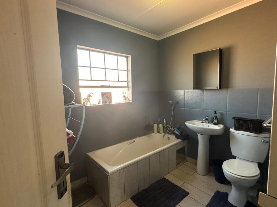 To Let 3 Bedroom Property for Rent in Montana Gauteng