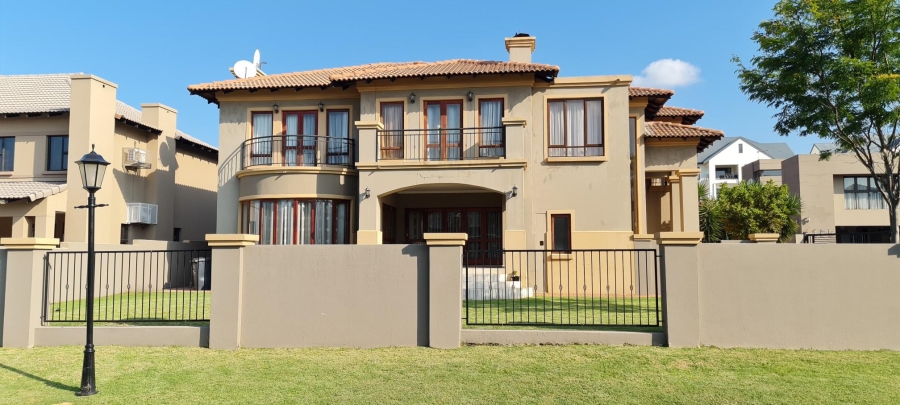 To Let 4 Bedroom Property for Rent in Greenstone Hill Gauteng