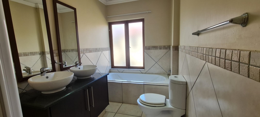 To Let 4 Bedroom Property for Rent in Greenstone Hill Gauteng