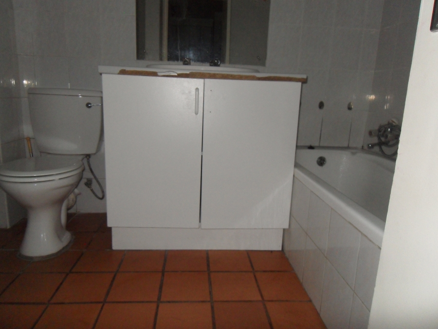 To Let 1 Bedroom Property for Rent in Rembrandt Park Gauteng