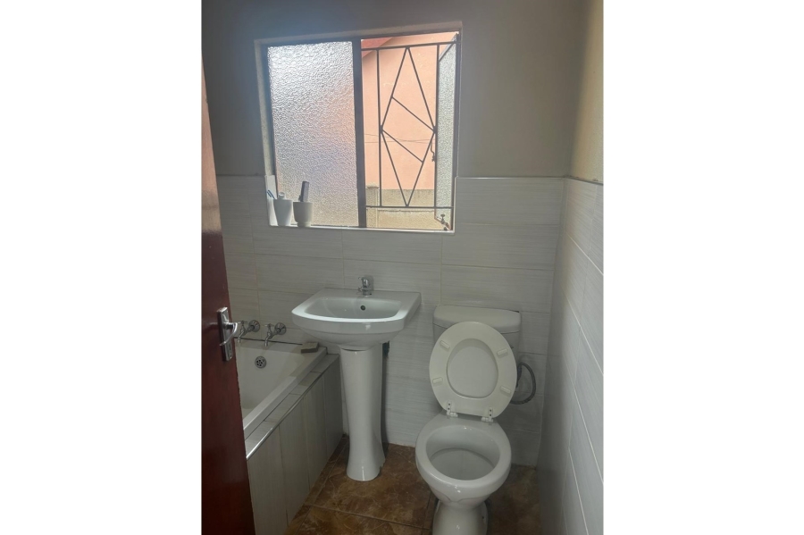 2 Bedroom Property for Sale in Sebokeng Zone 17 Gauteng