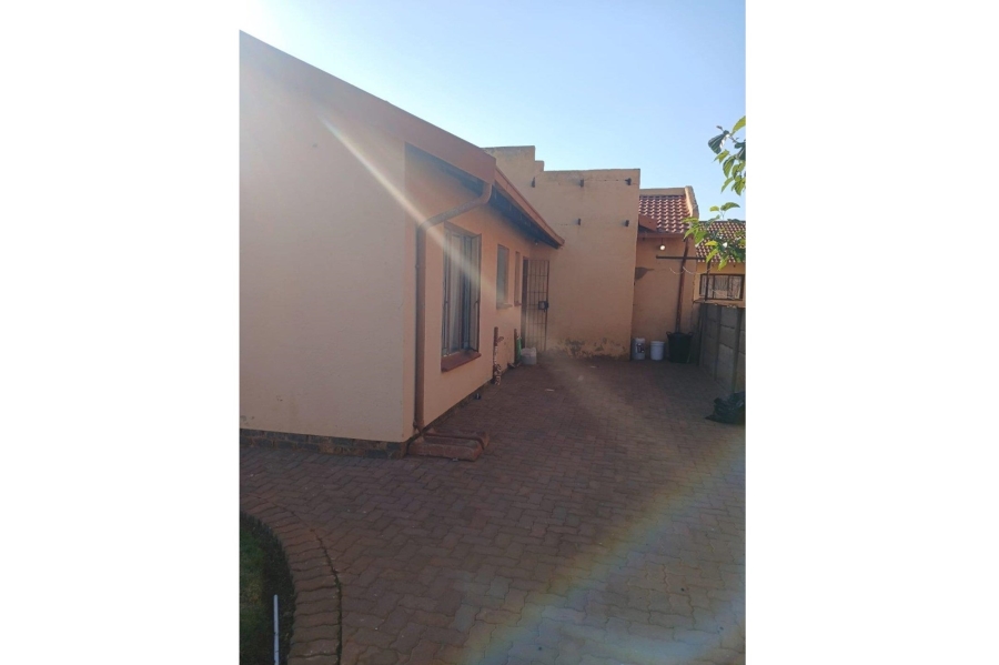 2 Bedroom Property for Sale in Sebokeng Zone 17 Gauteng