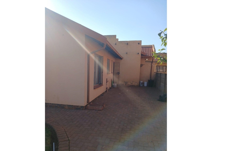 2 Bedroom Property for Sale in Sebokeng Zone 17 Gauteng