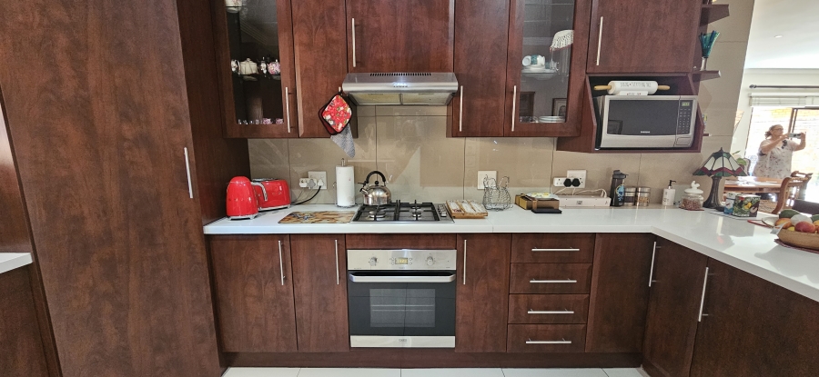 4 Bedroom Property for Sale in New Redruth Gauteng