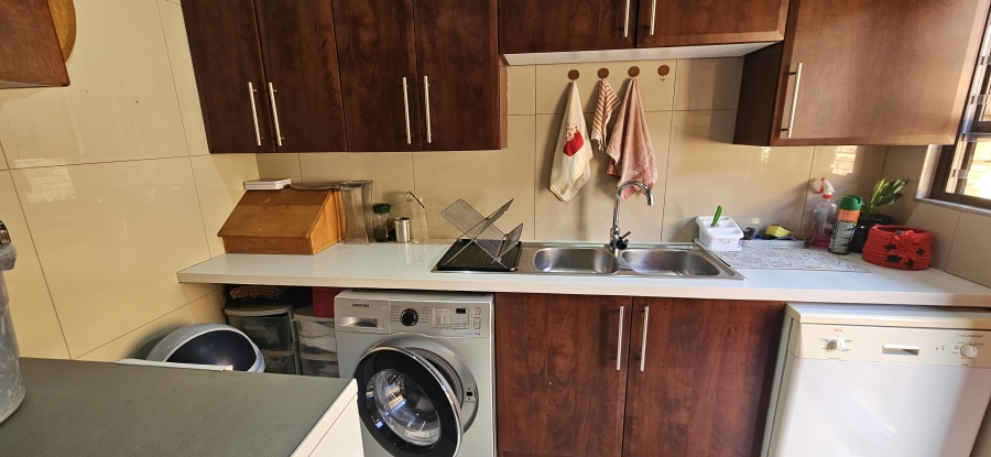 4 Bedroom Property for Sale in New Redruth Gauteng