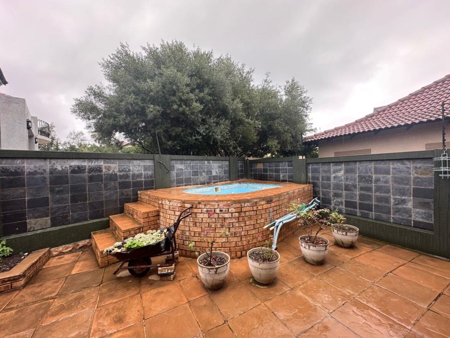 3 Bedroom Property for Sale in Six Fountains Residential Estate Gauteng