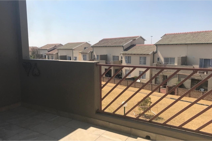 2 Bedroom Property for Sale in Bromhof Gauteng