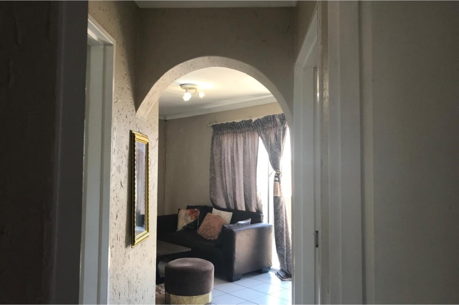 2 Bedroom Property for Sale in Bromhof Gauteng