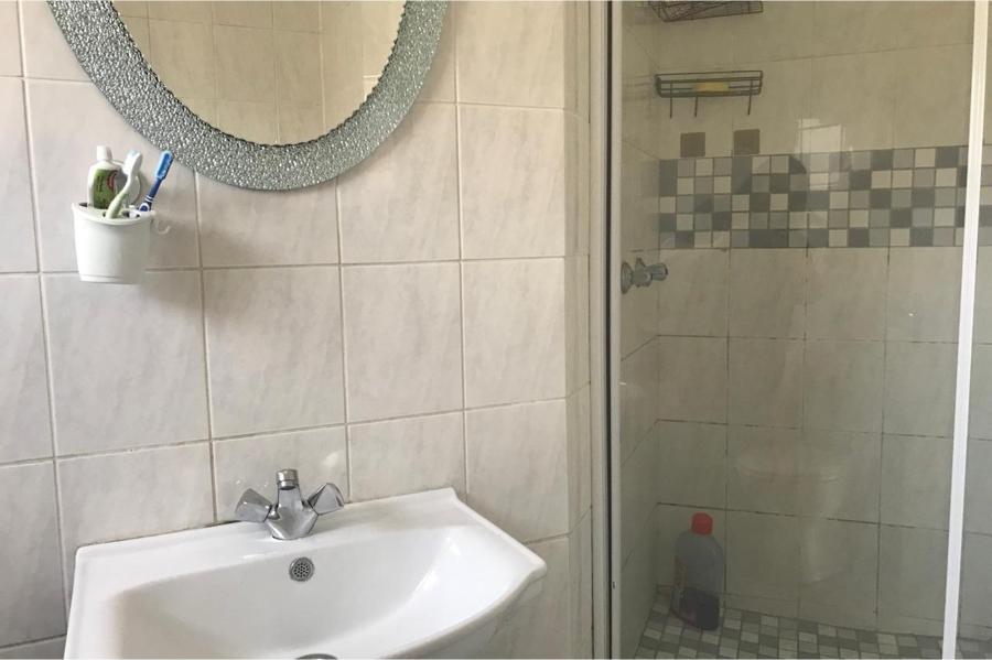 2 Bedroom Property for Sale in Bromhof Gauteng