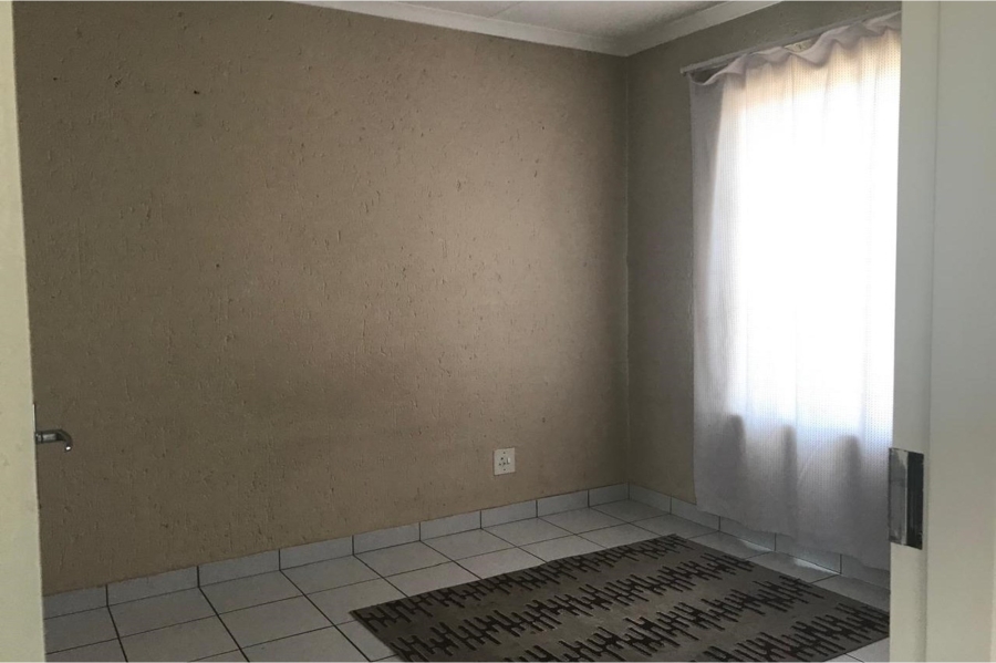 2 Bedroom Property for Sale in Bromhof Gauteng