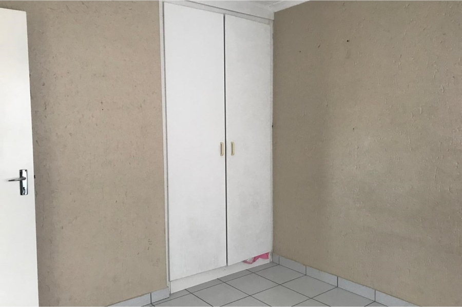 2 Bedroom Property for Sale in Bromhof Gauteng