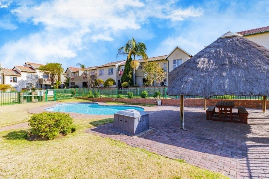 2 Bedroom Property for Sale in Bromhof Gauteng
