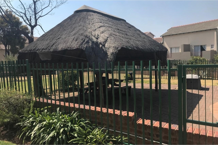 2 Bedroom Property for Sale in Bromhof Gauteng