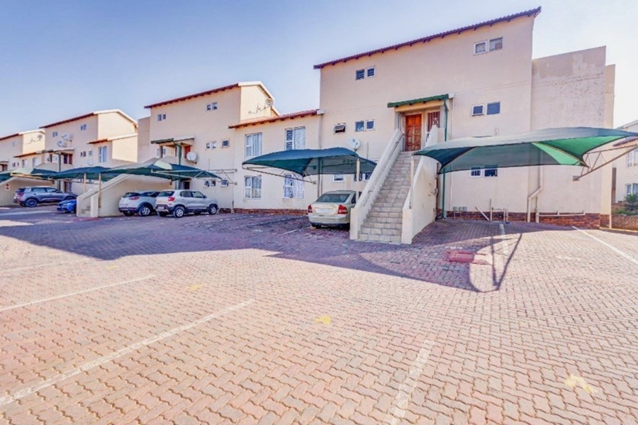 2 Bedroom Property for Sale in Bromhof Gauteng