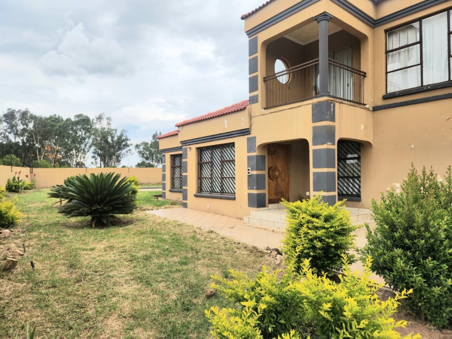 5 Bedroom Property for Sale in Cultura Park Gauteng