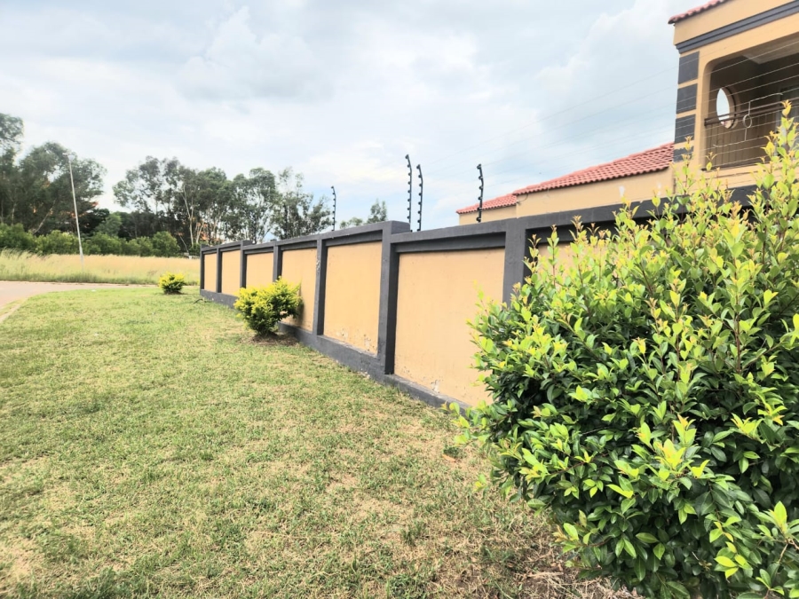 5 Bedroom Property for Sale in Cultura Park Gauteng