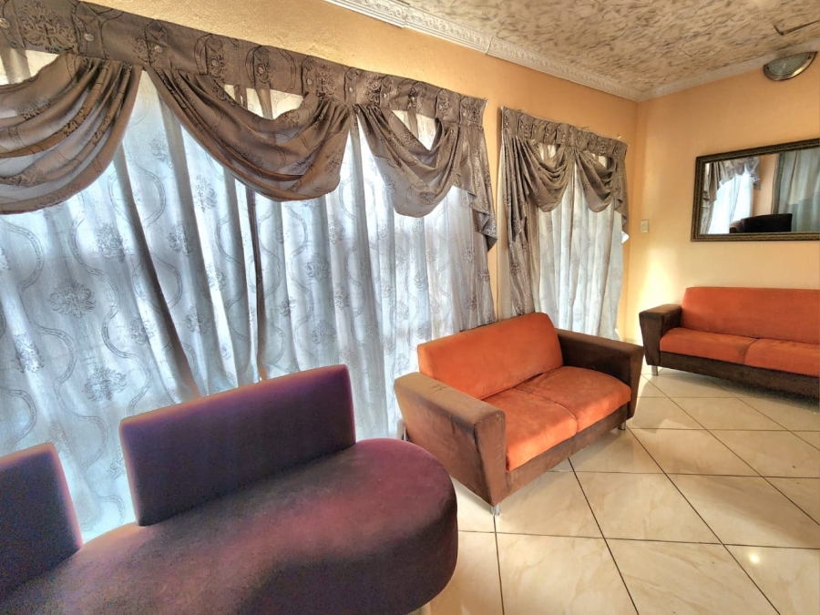 5 Bedroom Property for Sale in Cultura Park Gauteng