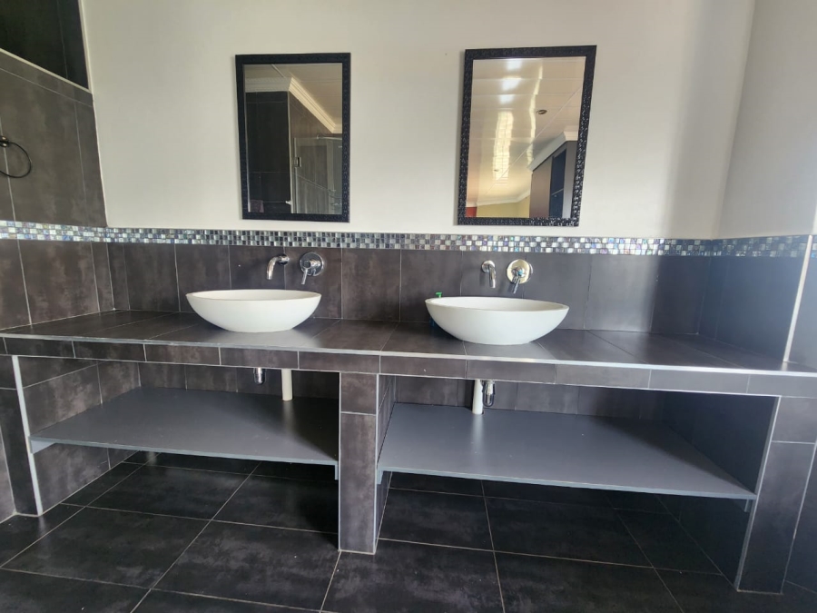 4 Bedroom Property for Sale in Bronkhorstbaai Gauteng