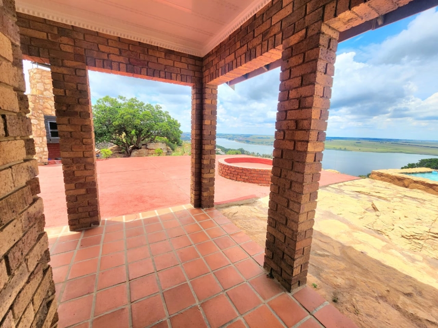 4 Bedroom Property for Sale in Bronkhorstbaai Gauteng