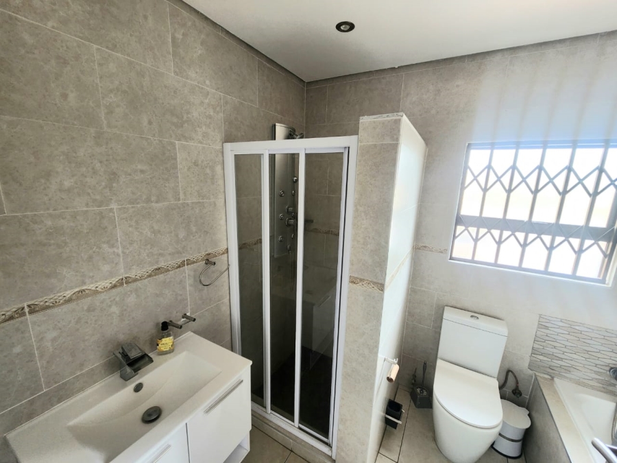 4 Bedroom Property for Sale in Riamar Park Gauteng