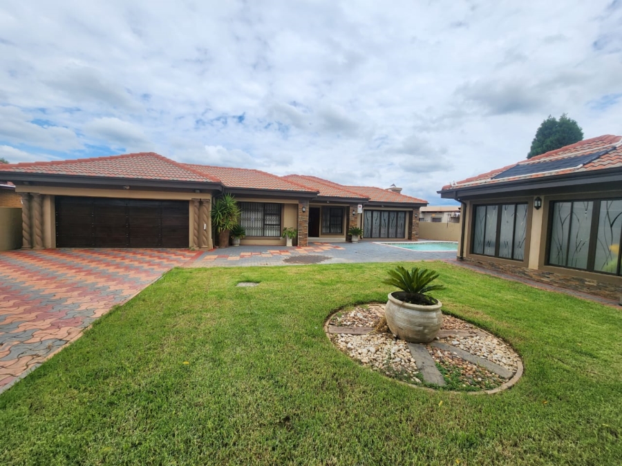 4 Bedroom Property for Sale in Riamar Park Gauteng