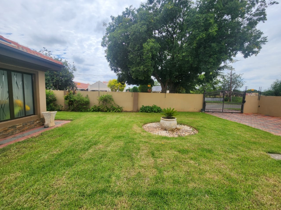 4 Bedroom Property for Sale in Riamar Park Gauteng