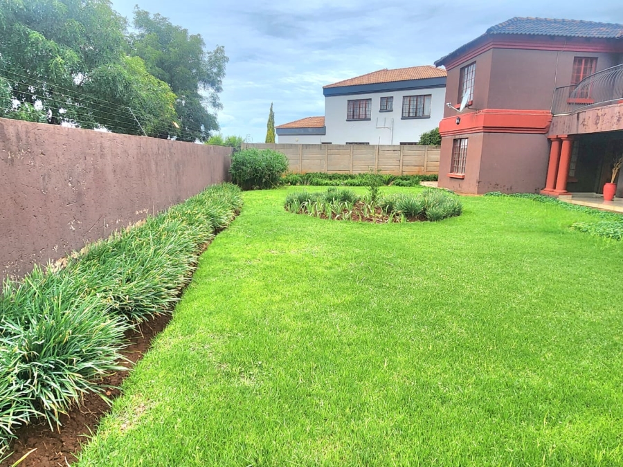 5 Bedroom Property for Sale in Cultura Park Gauteng