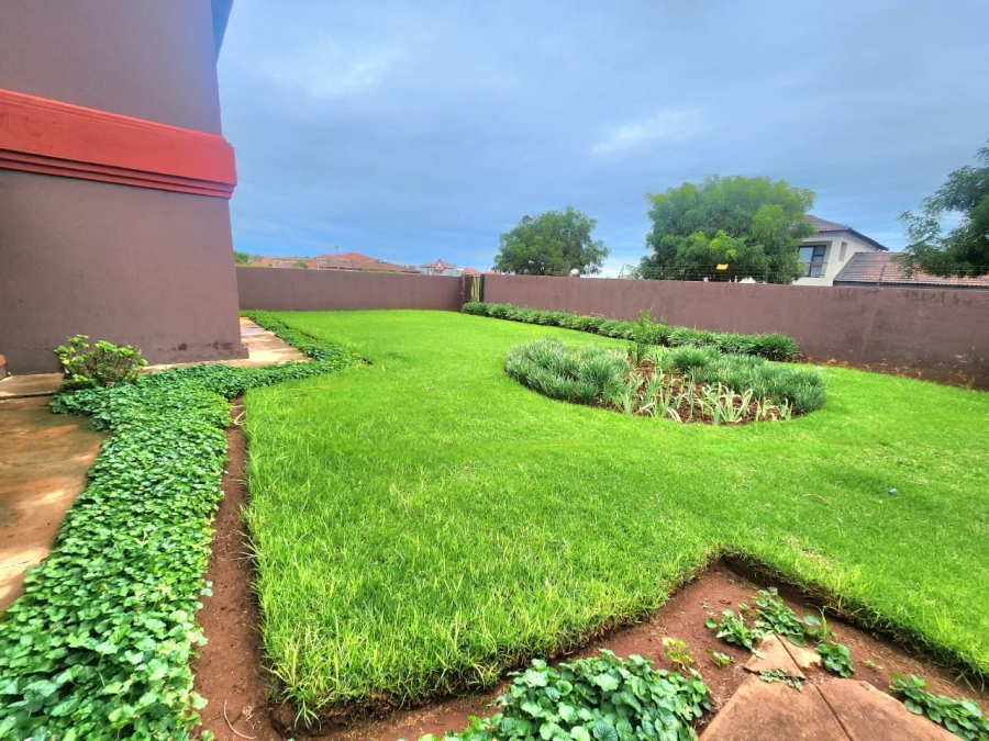 5 Bedroom Property for Sale in Cultura Park Gauteng