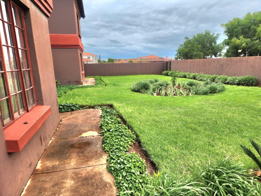 5 Bedroom Property for Sale in Cultura Park Gauteng