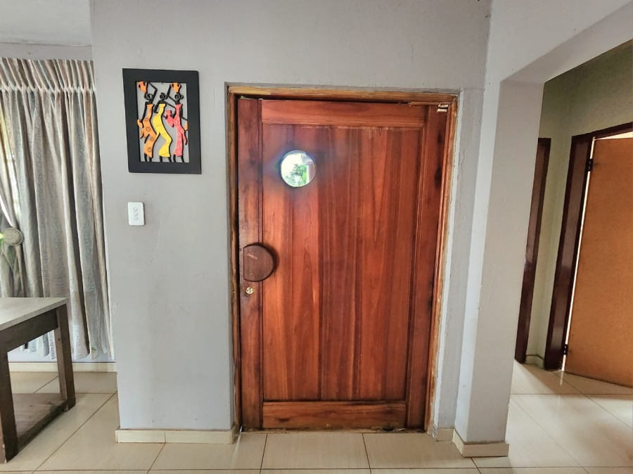 5 Bedroom Property for Sale in Cultura Park Gauteng