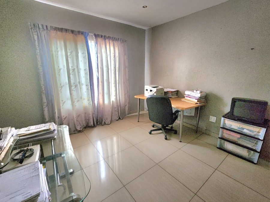 5 Bedroom Property for Sale in Cultura Park Gauteng