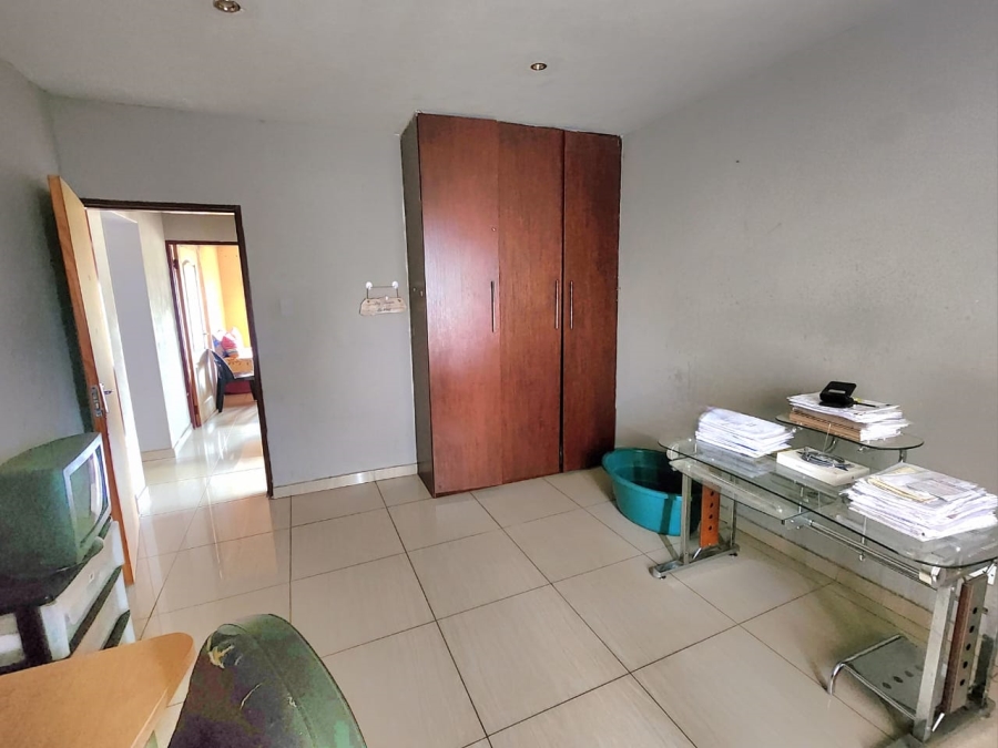 5 Bedroom Property for Sale in Cultura Park Gauteng