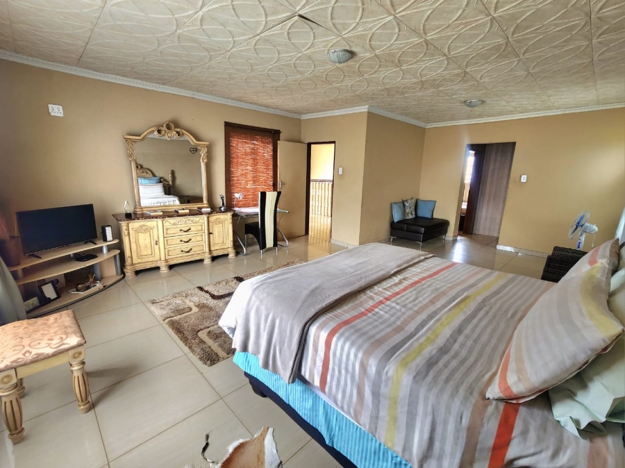 5 Bedroom Property for Sale in Cultura Park Gauteng