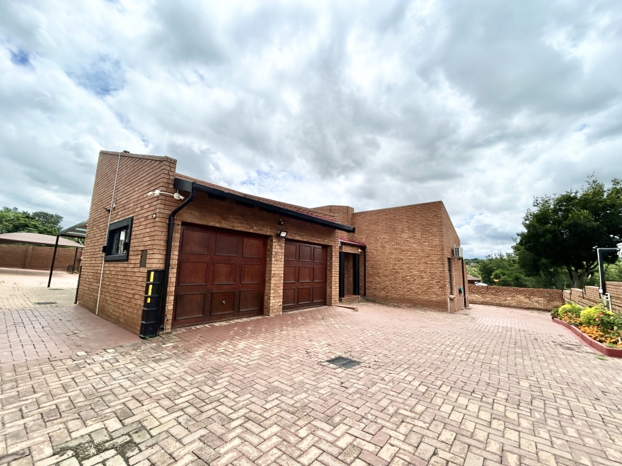 4 Bedroom Property for Sale in Country View Gauteng