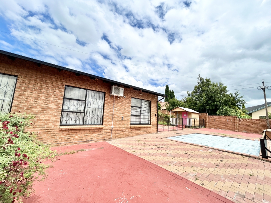 4 Bedroom Property for Sale in Country View Gauteng