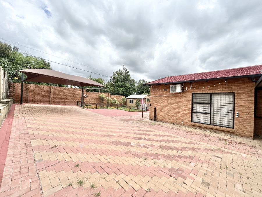 4 Bedroom Property for Sale in Country View Gauteng