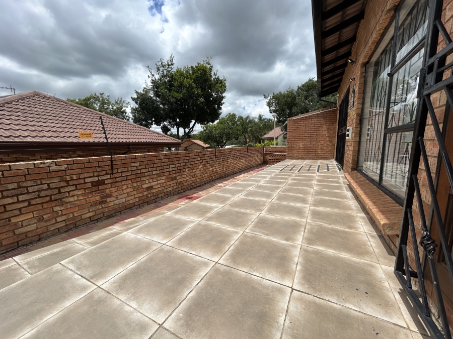 4 Bedroom Property for Sale in Country View Gauteng