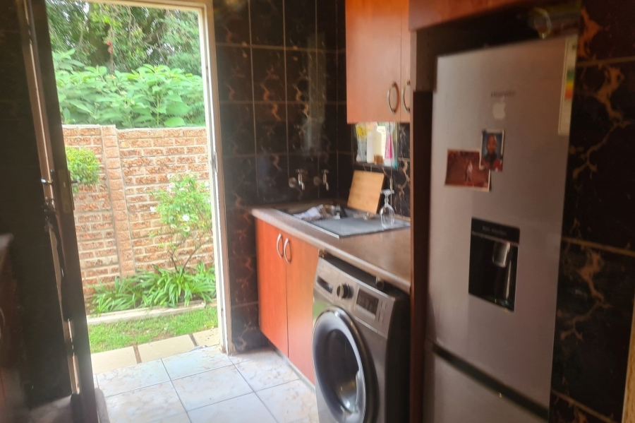 2 Bedroom Property for Sale in Kew Gauteng