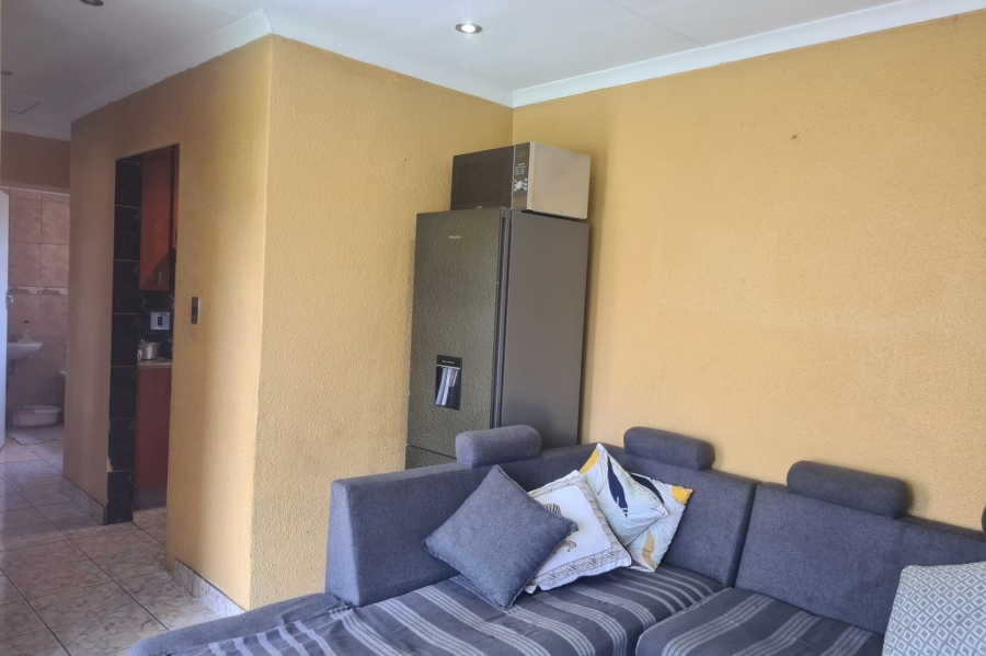 2 Bedroom Property for Sale in Kew Gauteng