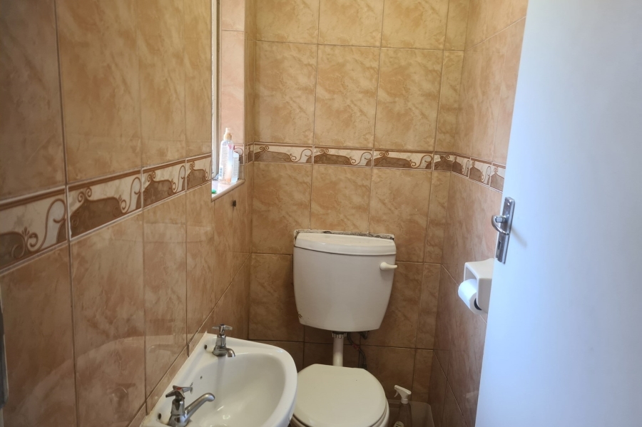 2 Bedroom Property for Sale in Kew Gauteng