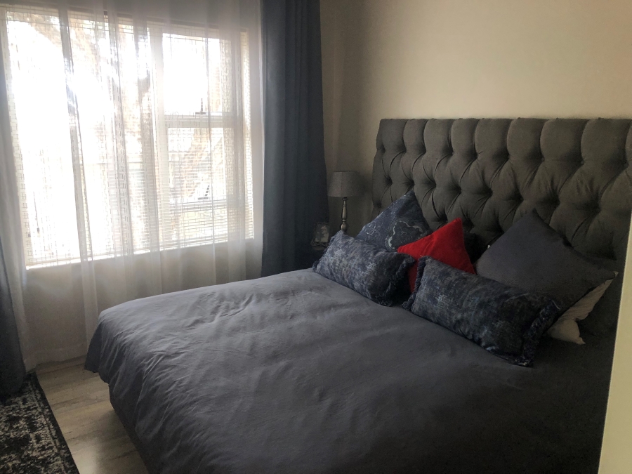 2 Bedroom Property for Sale in Bryanston Gauteng