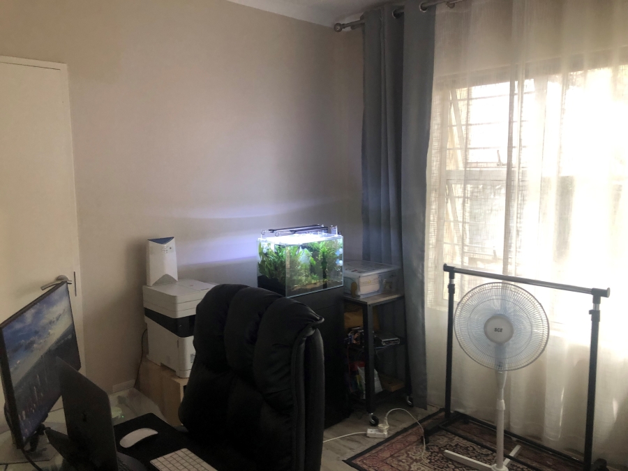 2 Bedroom Property for Sale in Bryanston Gauteng