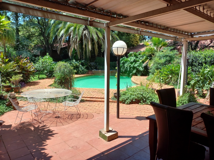 5 Bedroom Property for Sale in Wierda Park Gauteng