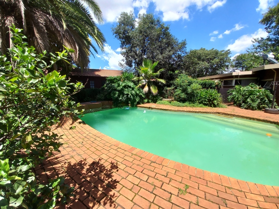 5 Bedroom Property for Sale in Wierda Park Gauteng