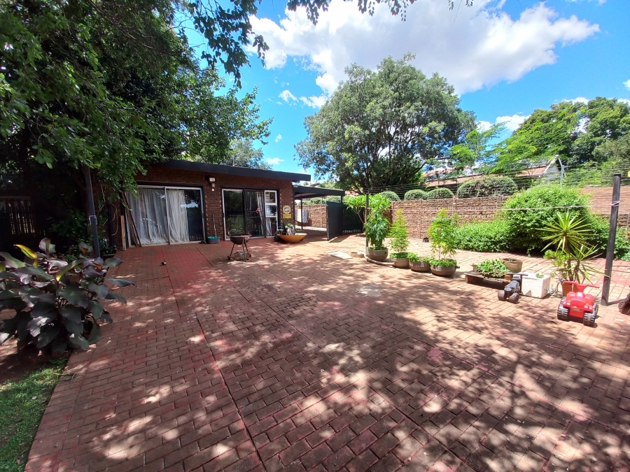 5 Bedroom Property for Sale in Wierda Park Gauteng