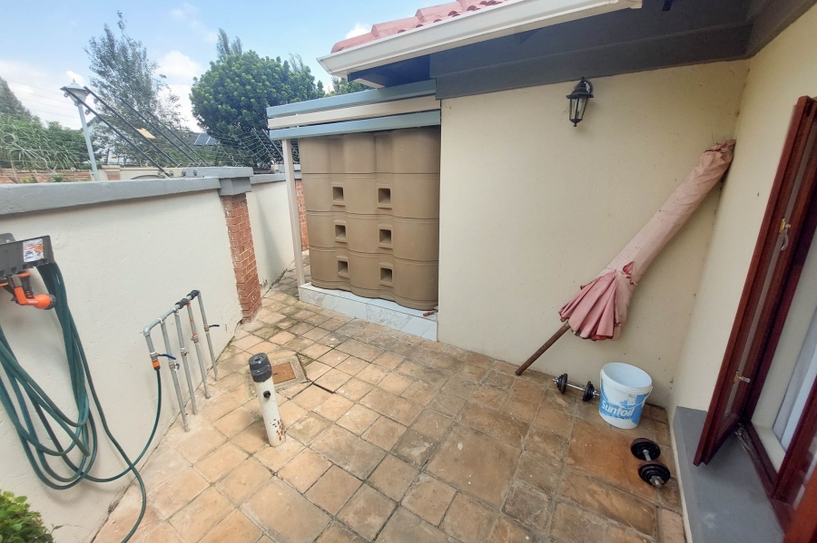 3 Bedroom Property for Sale in Wierda Crest Estate Gauteng